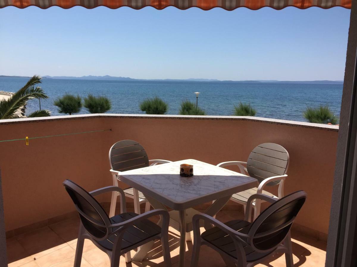 Apartmani Lorena Privlaka  Buitenkant foto