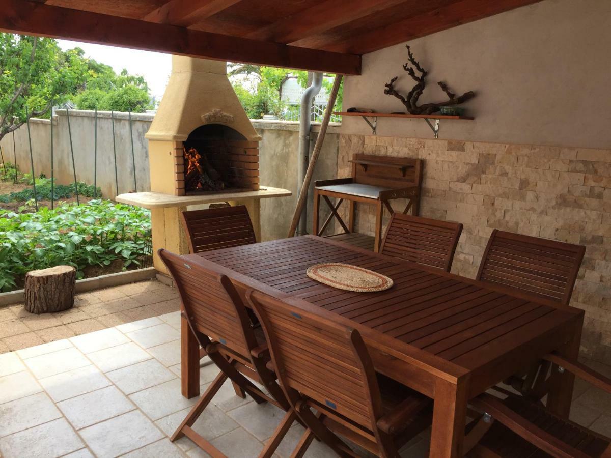 Apartmani Lorena Privlaka  Buitenkant foto