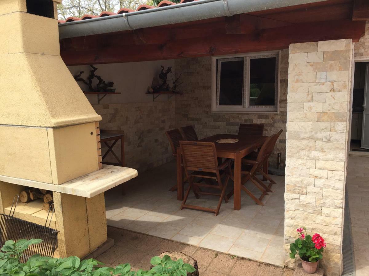 Apartmani Lorena Privlaka  Buitenkant foto