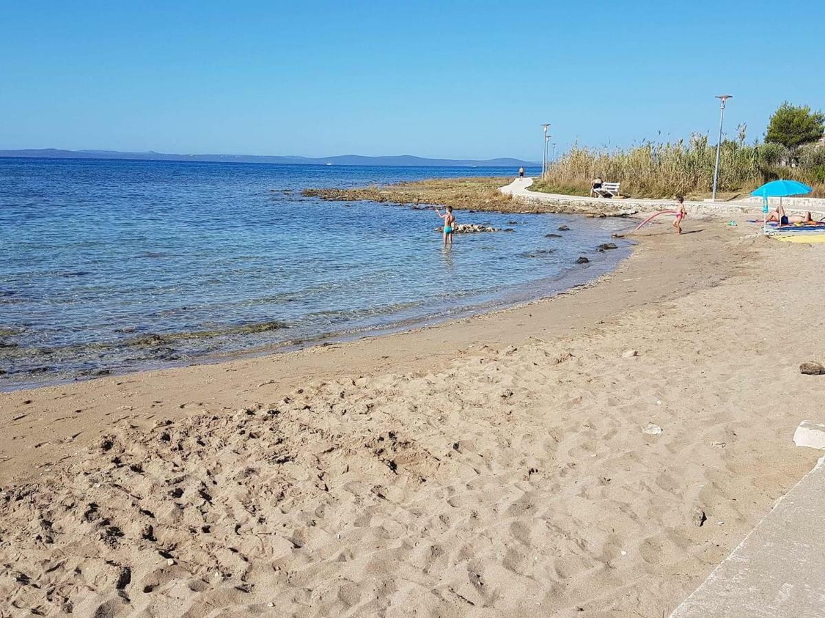 Apartmani Lorena Privlaka  Buitenkant foto
