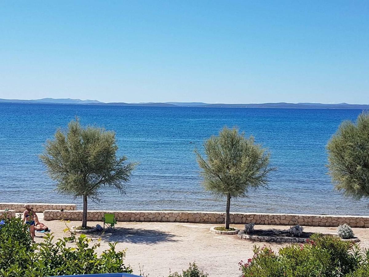 Apartmani Lorena Privlaka  Buitenkant foto